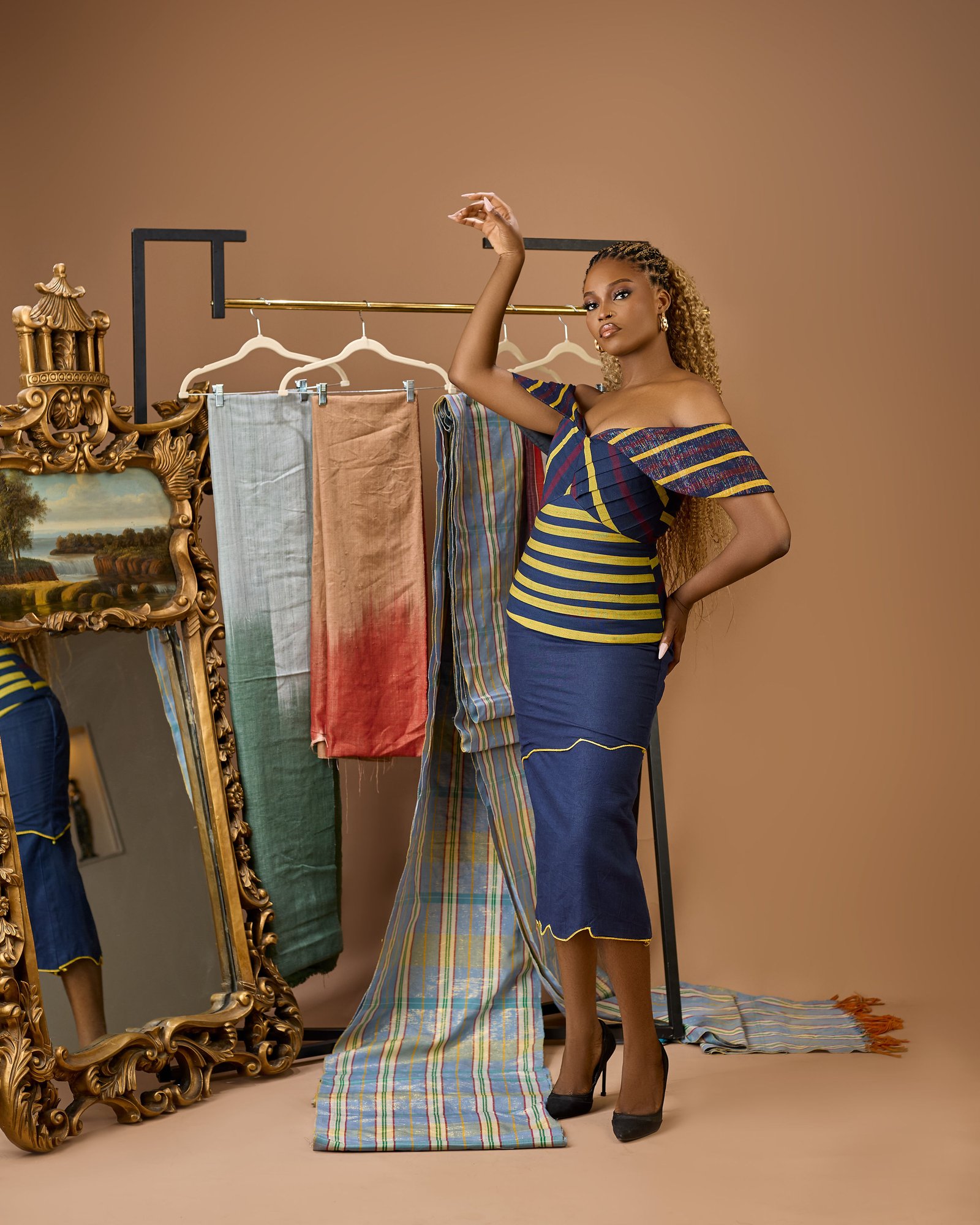 Amaya Architectural Hand-Loomed Tsaki & Linen Ensemble